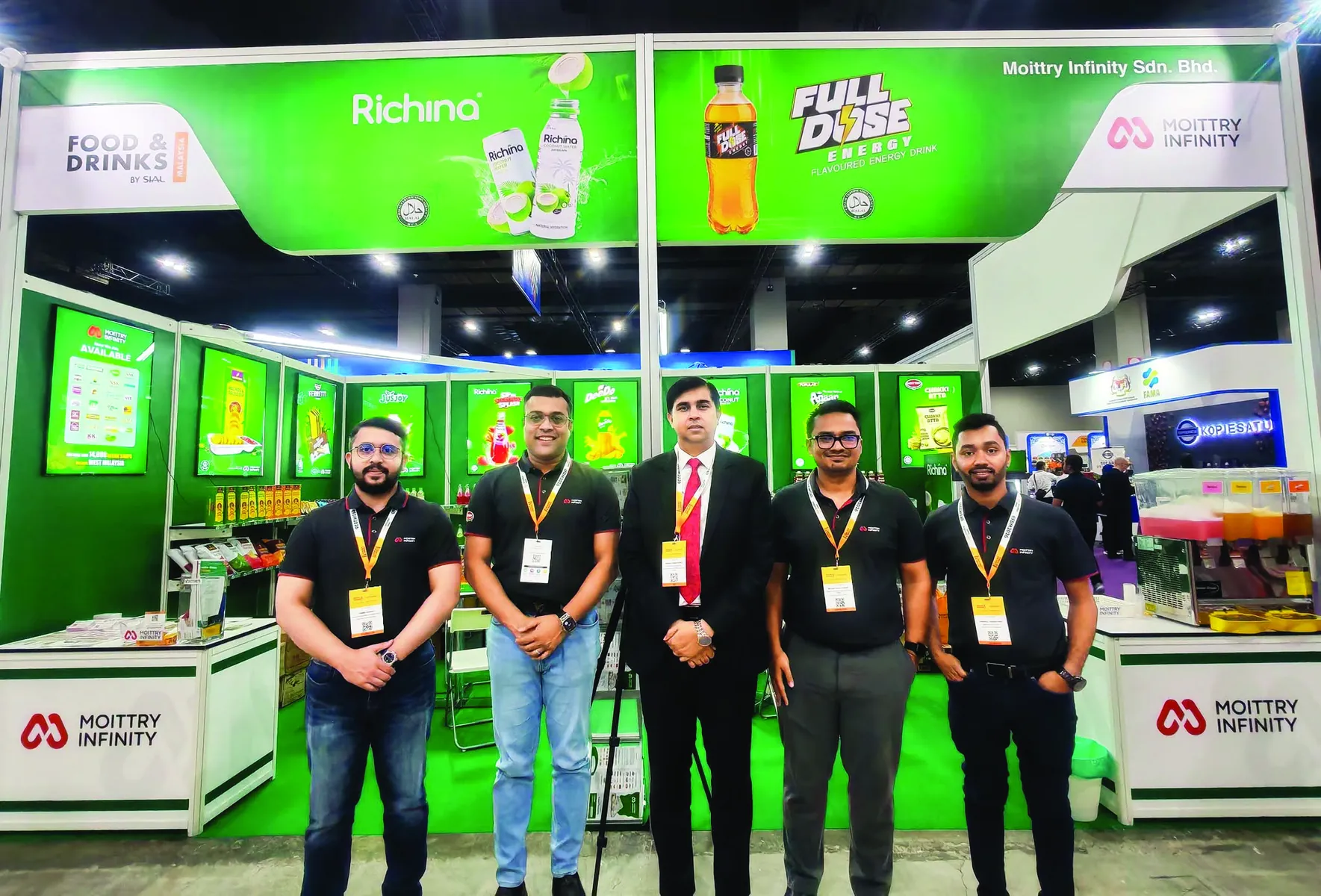 Moittry Infinity trade marketing team at an FMCG exhibition
